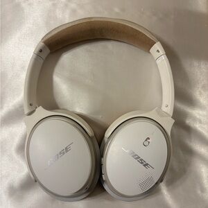 Bose Quiet Comfort Headphones- White
